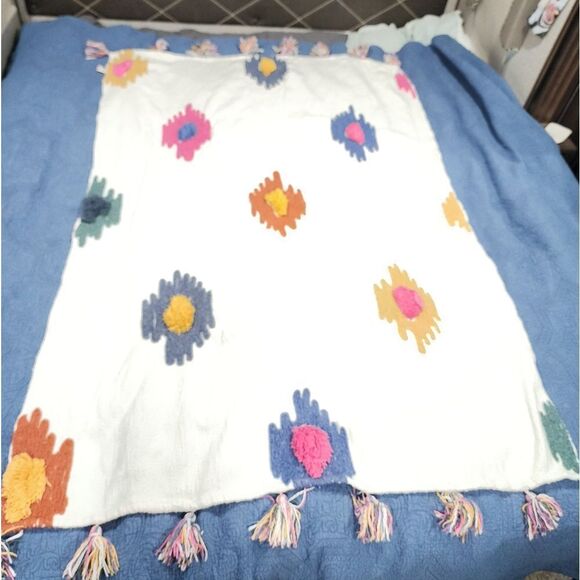 Anthro Tufted Flowers Tasseled Throw Blanket - Picture 3 of 13